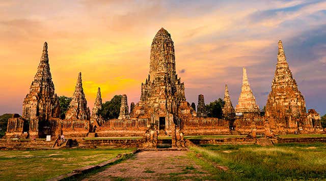 Ayutthaya - What to see in Ayutthaya & getting there from Bangkok